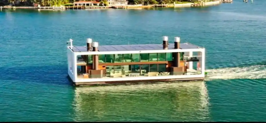 FLOATING MANSION 1