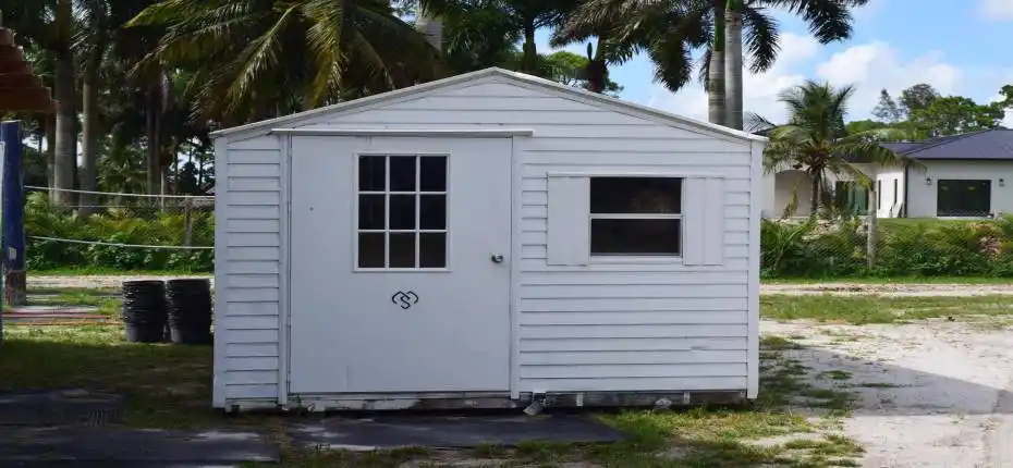 1100 Paddock medium size