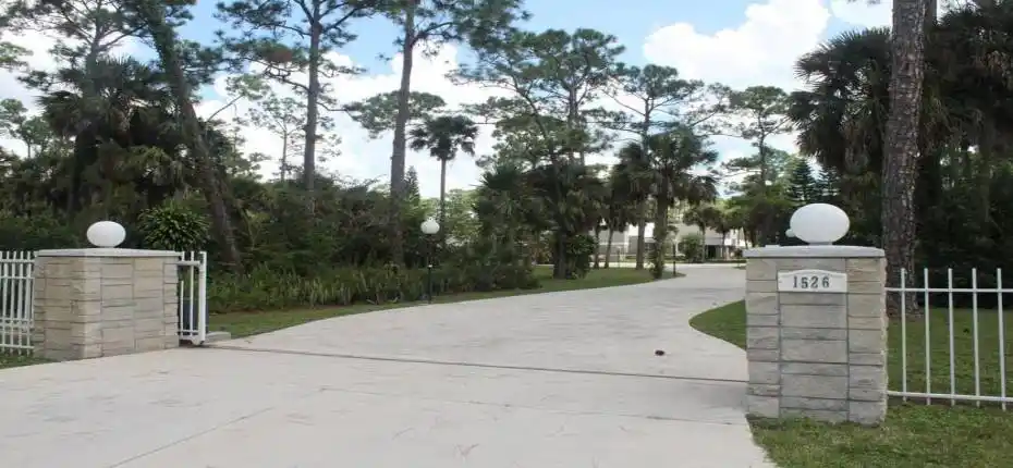 Fox Tails Community View