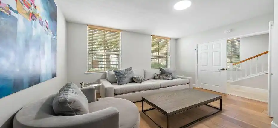 1st floor Bedroom / office