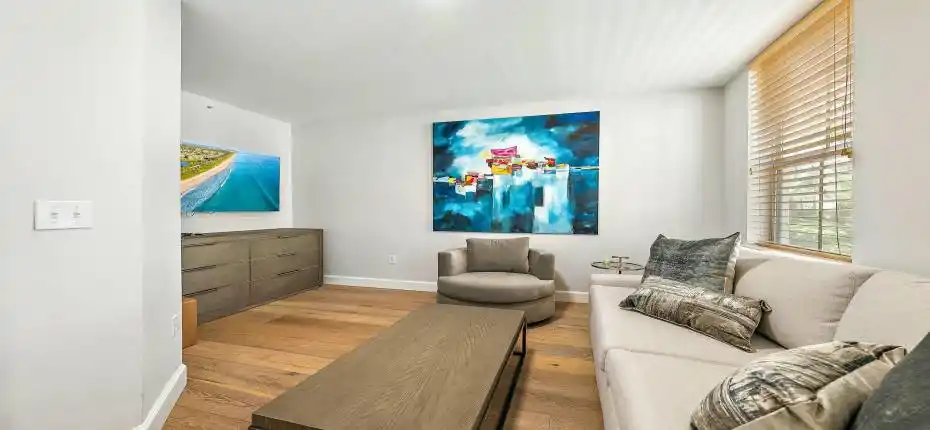 1st floor Bedroom / office