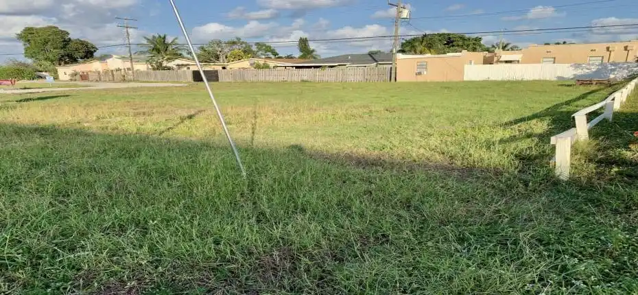 Vacant Land on Dixie Hwy
