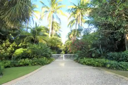 521 Beach Road, Jupiter Island, Florida 33455, 5 Bedrooms Bedrooms, ,6 BathroomsBathrooms,Rental,For Rent,Beach,RX-11088573