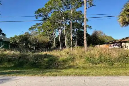 Tbd Hickory Drive, Fort Pierce, Florida 34982, ,Land/docks,For Sale,Hickory,RX-11091157