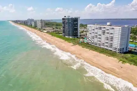 9600 Ocean Drive, Jensen Beach, Florida 34957, 2 Bedrooms Bedrooms, ,2 BathroomsBathrooms,Rental,For Rent,Ocean,RX-11098497