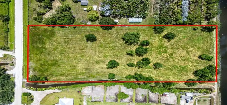 007-16526HollowTreeLane-Wellington-FL-33