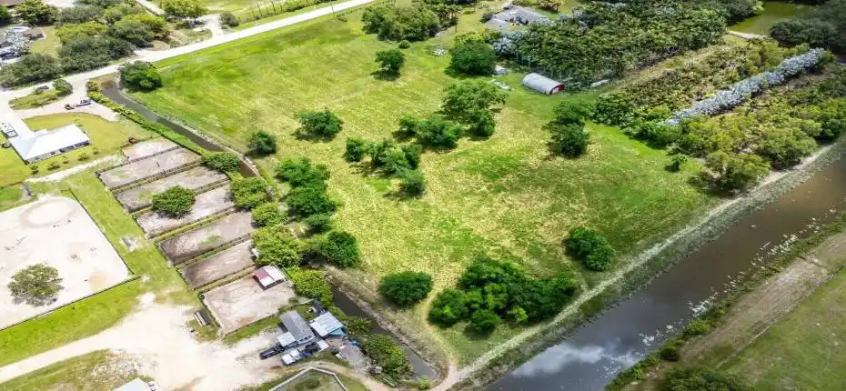 009-16526HollowTreeLane-Wellington-FL-33