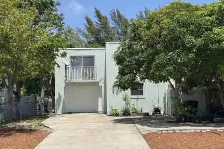 910 F Street, Lake Worth Beach, Florida 33460, ,Residential Income,For Sale,F,RX-11100181