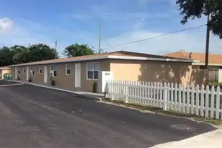 2721 Avenue Avenue, Riviera Beach, Florida 33404, ,Residential Income,For Sale,Avenue,RX-11119901