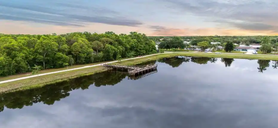 29_pc - the patio lake 01