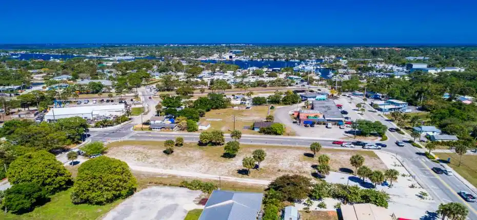 4878 SE Commerce Ave Stuart FL-print-004