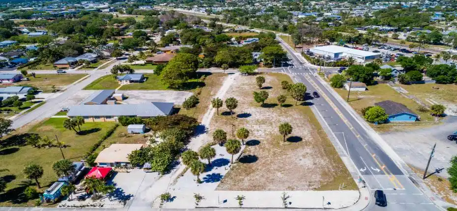 4878 SE Commerce Ave Stuart FL-print-010