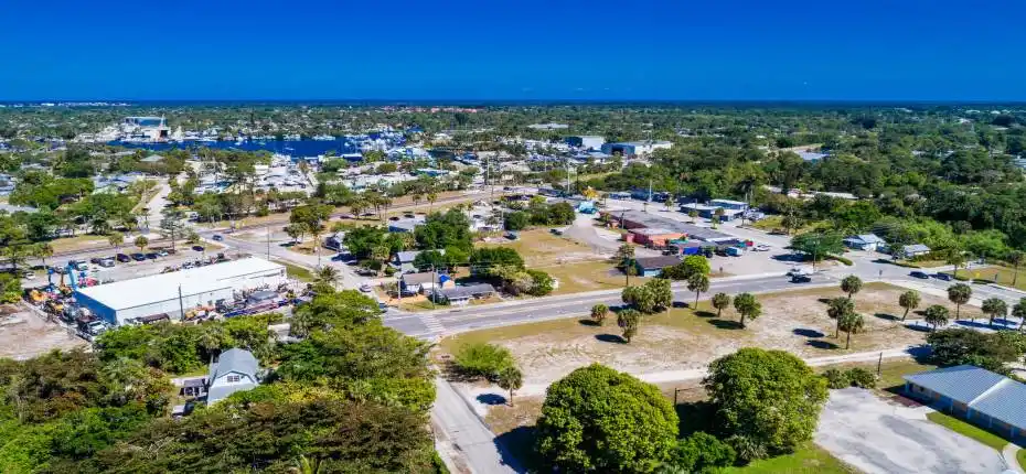 4878 SE Commerce Ave Stuart FL-print-012