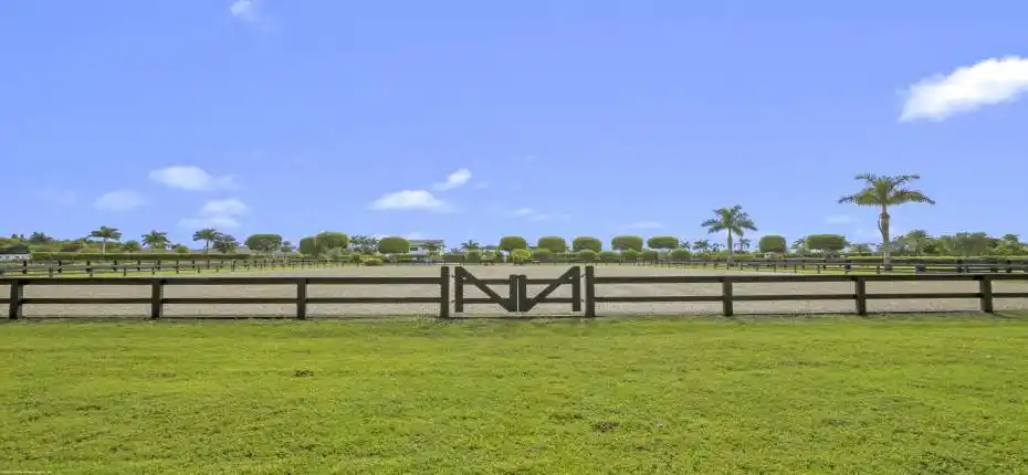 3899 Shutterfly Way 017