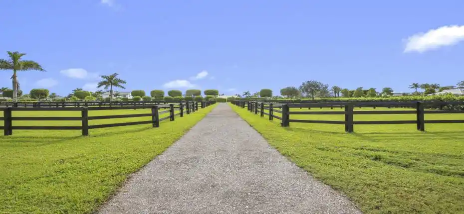 3899 Shutterfly Way 015