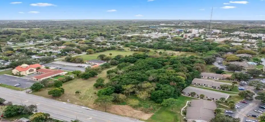 20220114190427990238000000-o