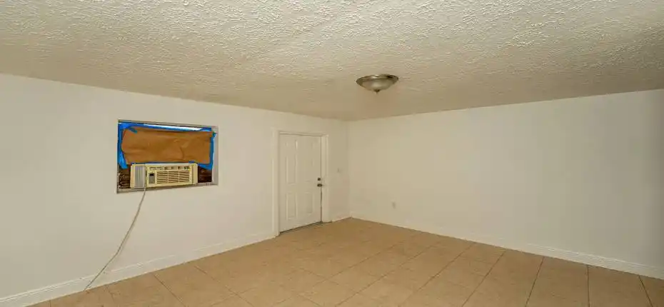 20-web-or-mls-2108-avenue-e