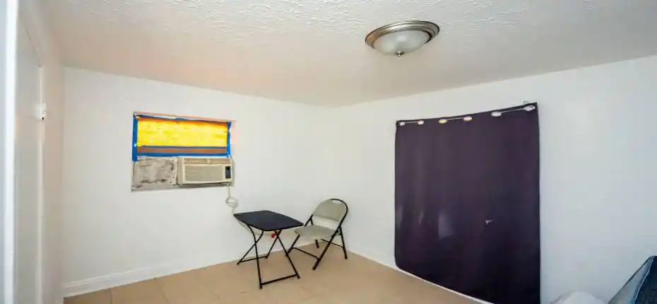 17-web-or-mls-2108-avenue-e