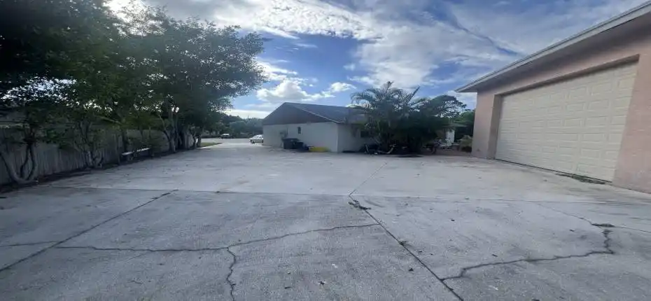 driveway at Frangipani