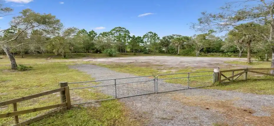 DJI_20251208133939_0195_D