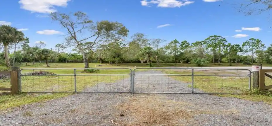 DJI_20251208133945_0200_D