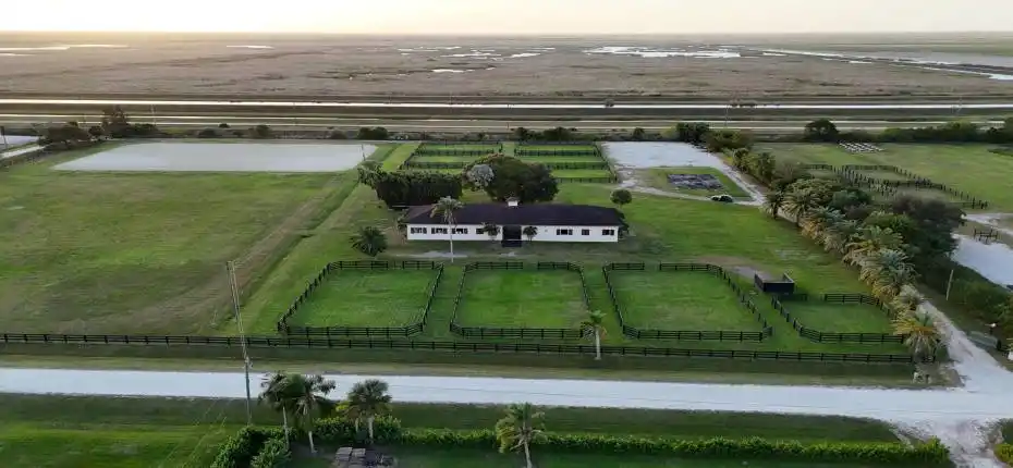 Adjoined 10 acre parcel with barn