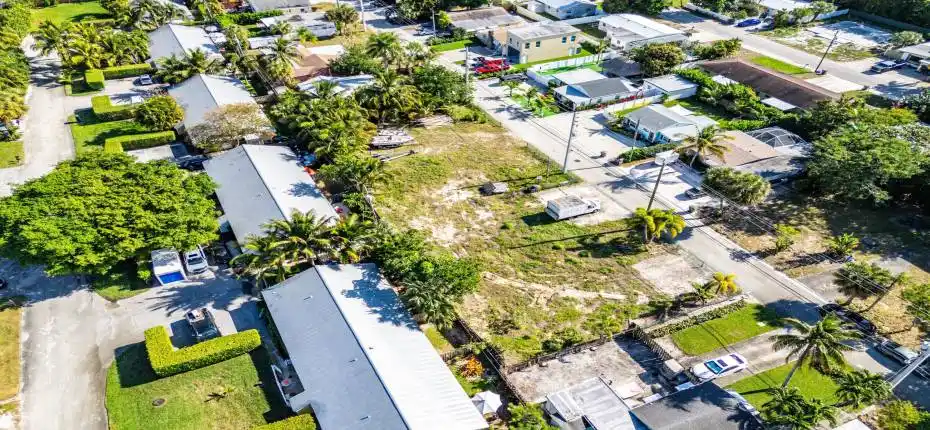 009-1911HolmanDrive-NorthPalmBeach-FL-33