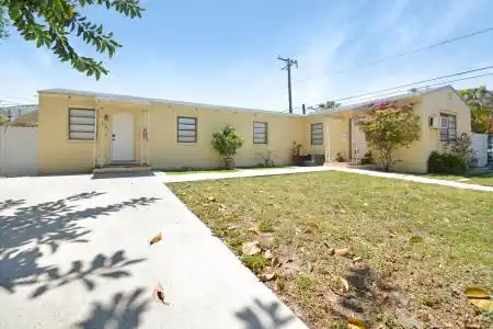 2140 Monroe Terrace, Hollywood, Florida 33020, ,Residential Income,For Sale,Monroe,RX-11154745