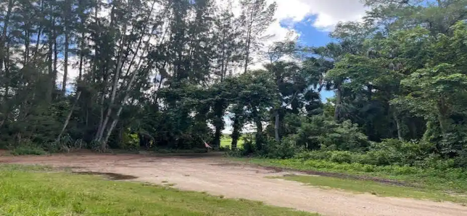 3 acre front entrance distance