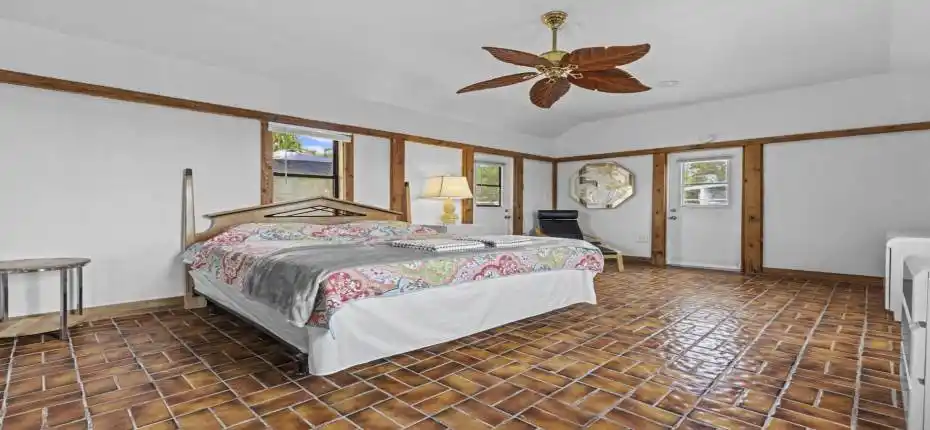 14601 Orange Ave_006