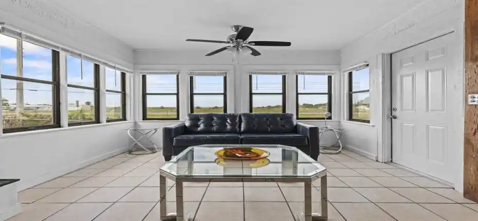 14601 Orange Ave_009