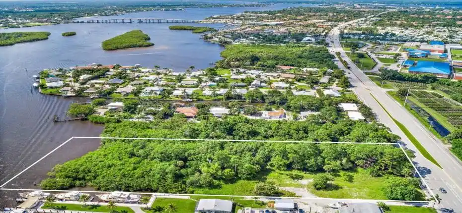 Kanner - side view of lot looking east