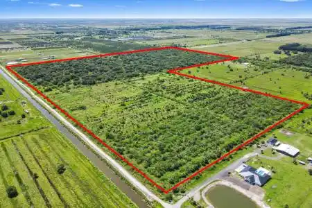 Xxx Header Canal Road, Fort Pierce, Florida 34945, ,Land/docks,For Sale,Header Canal,RX-11157395