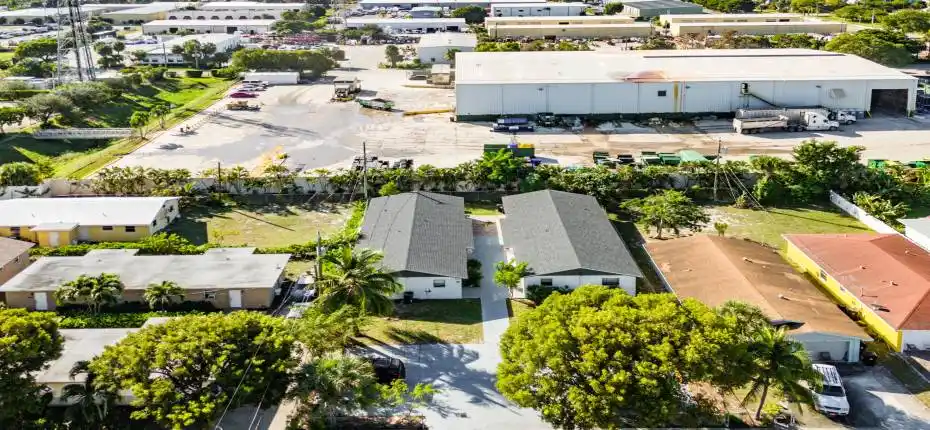 025-711TrumanStreet-LakeWorthBeach-FL-33