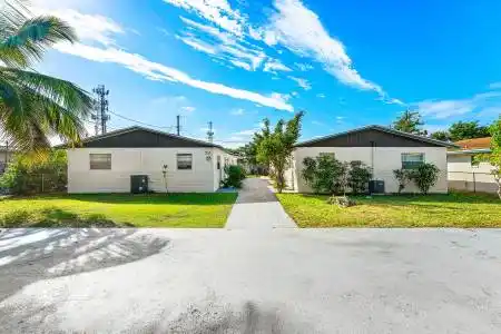 711 Truman Avenue, Lake Worth Beach, Florida 33460, ,Residential Income,For Sale,Truman,RX-11158021