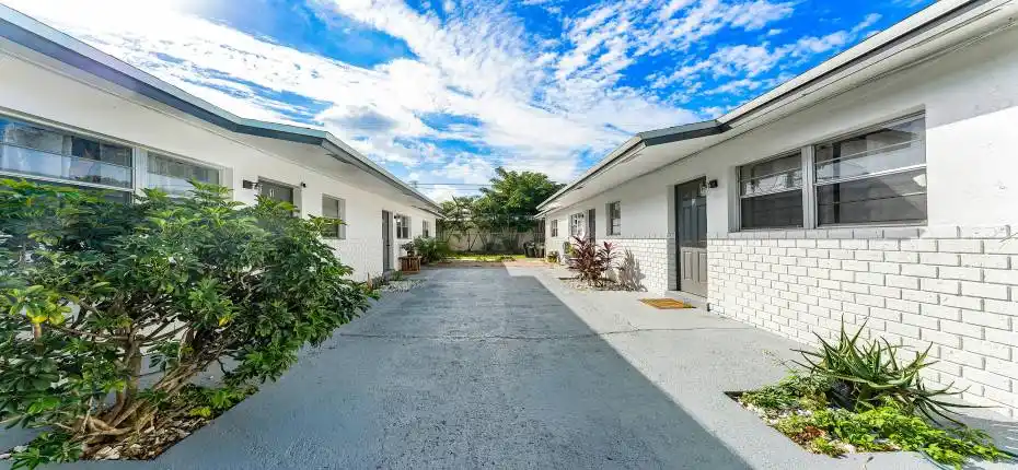 004-711TrumanStreet-LakeWorthBeach-FL-33