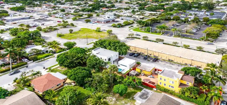 010-338CornellDrive-LakeWorthBeach-FL-33