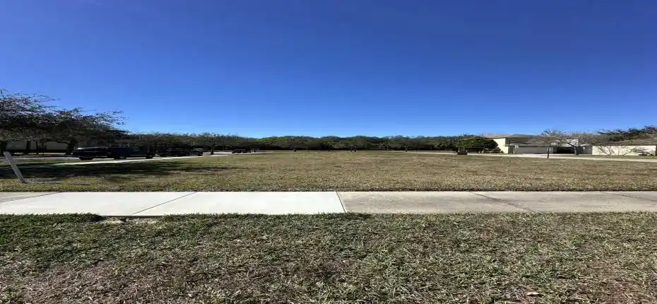 Front View Ruskin Drive Lot