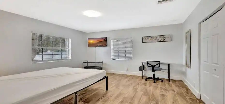 img_6e60fc8b-ab69-425c-a25c-8a2bca46888e