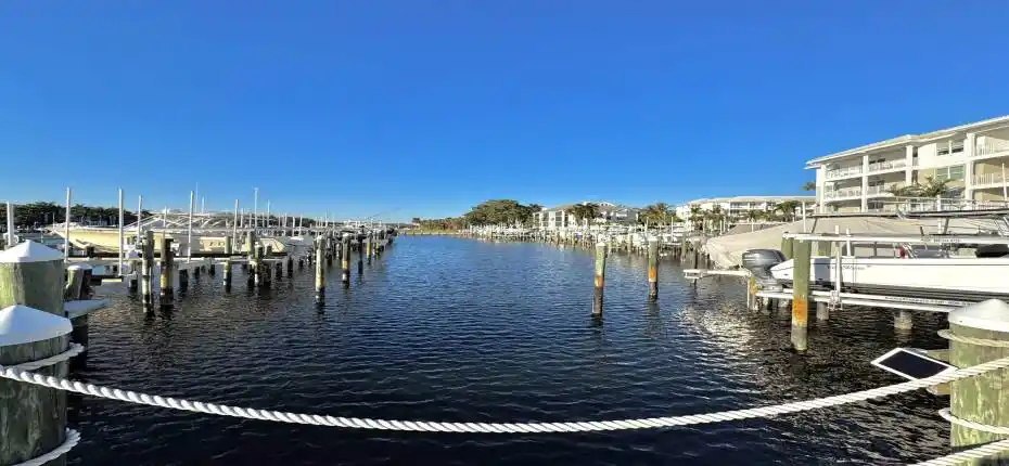 Bay Colony Marina