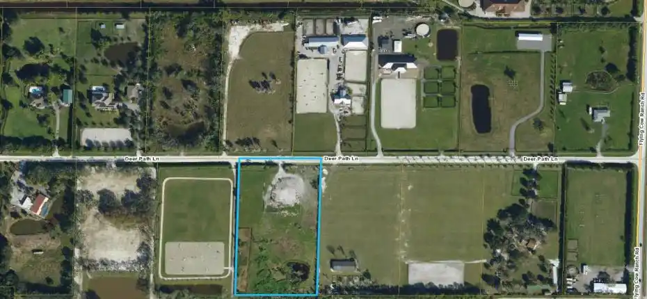 Aerial view Papa with adjacent neighbors