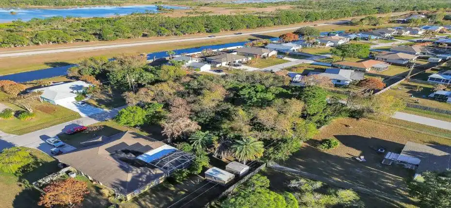 1898SENButtonwoodDrAerials(7)