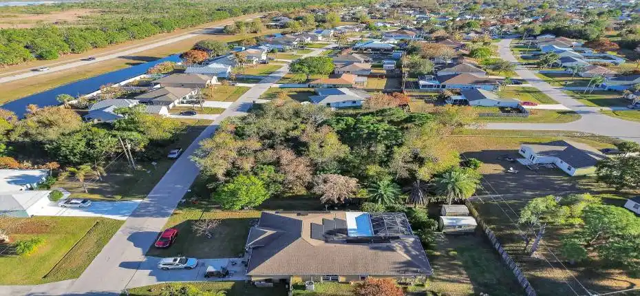 1898SENButtonwoodDrAerials(8)