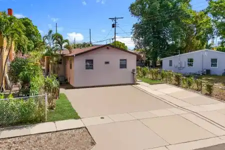 4804 Garden Avenue, West Palm Beach, Florida 33405, ,Residential Income,For Sale,Garden,RX-11162399