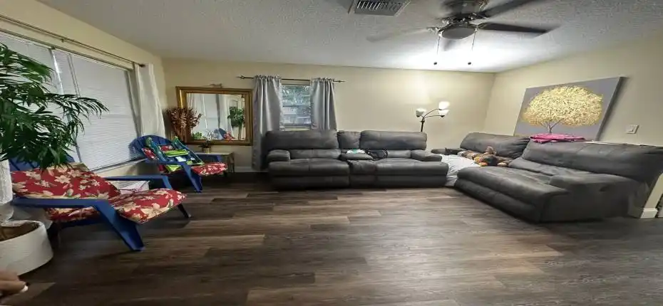 e842682c-b5d0-414d-9844-3d89b2410c1b