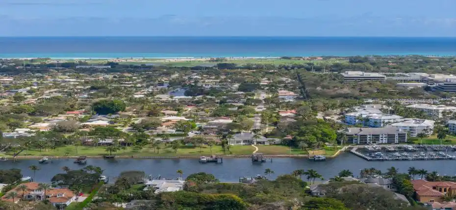 2417countryoaklane-6