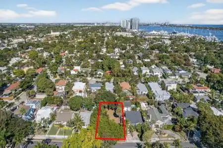 427 32nd Street, West Palm Beach, Florida 33407, ,Land/docks,For Sale,32nd,RX-11165509