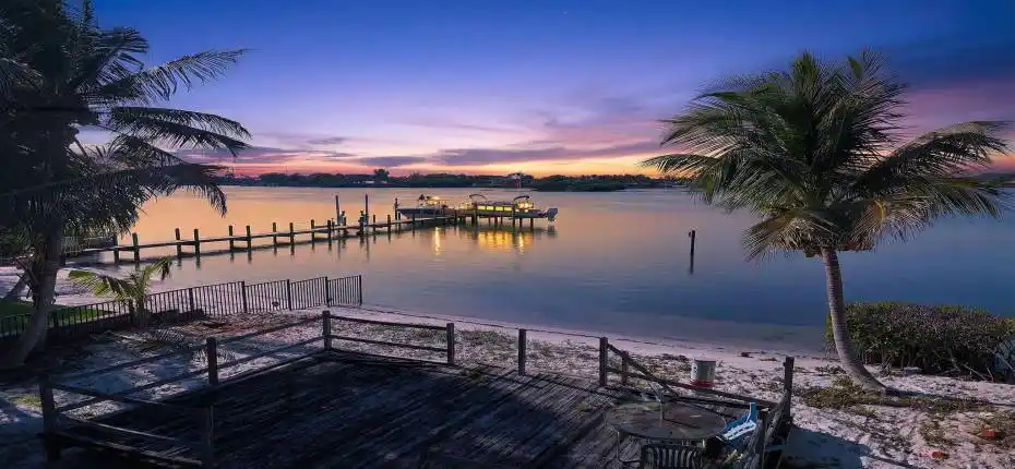 114WRiversideDrAerials-Twilight