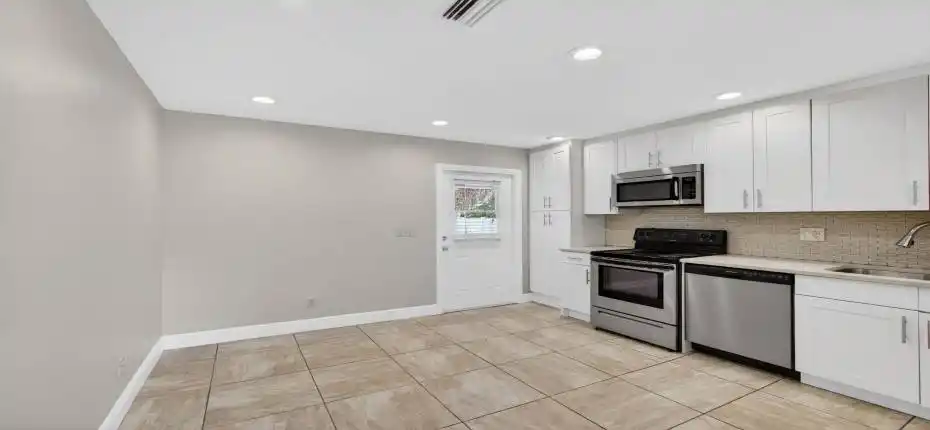 6253 Francis Street - East